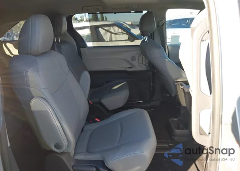 2023 Toyota Sienna Xle z USA, uszkodzony, nr VIN 5TDYRKEC7PS161315